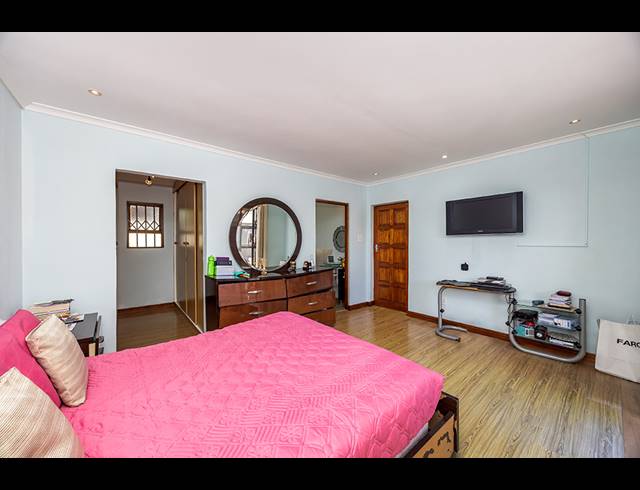 3 BEDROOM HOUSE FOR SALE IN TABLE VIEW